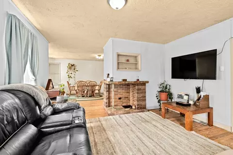 93 Warren St, Fall River, MA 02721 photo 3