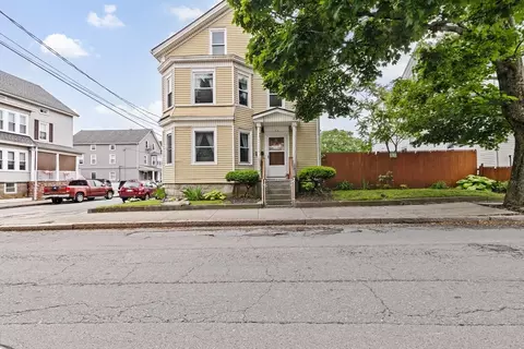 93 Warren St, Fall River, MA 02721