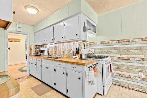 93 Warren St, Fall River, MA 02721 photo 7