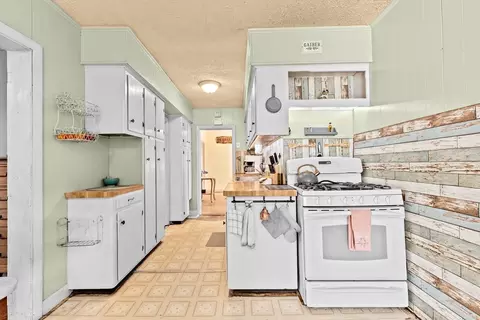 93 Warren St, Fall River, MA 02721 photo 6