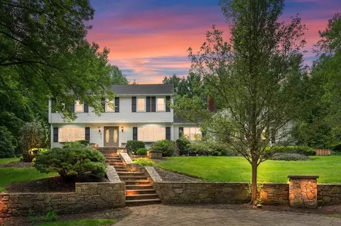 62 Alderbrook Dr, Topsfield, MA 01983