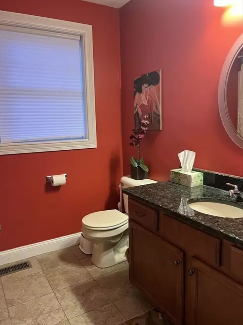 40 Regency Dr, Dracut, MA 01826 photo 8