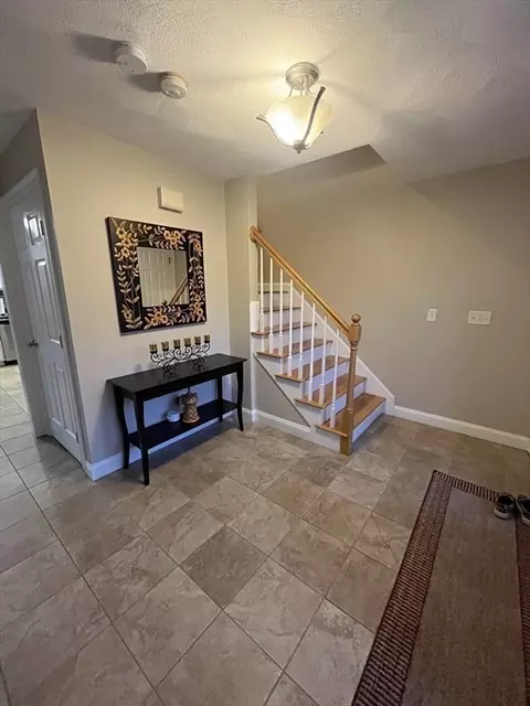 40 Regency Dr, Dracut, MA 01826 photo 2