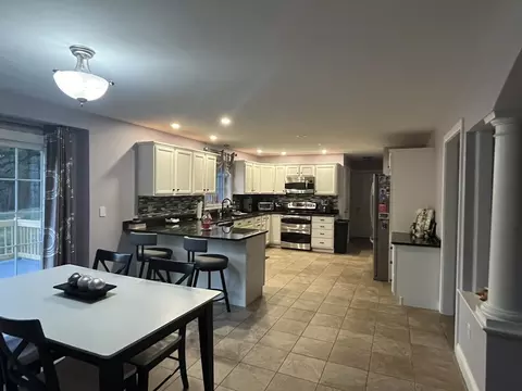 40 Regency Dr, Dracut, MA 01826 photo 4