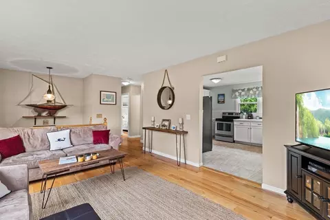 8 Stackpole Cir, Bourne, MA 02532 photo 12