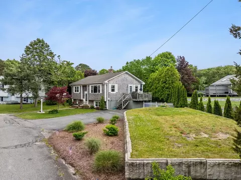 8 Stackpole Cir, Bourne, MA 02532 photo 2