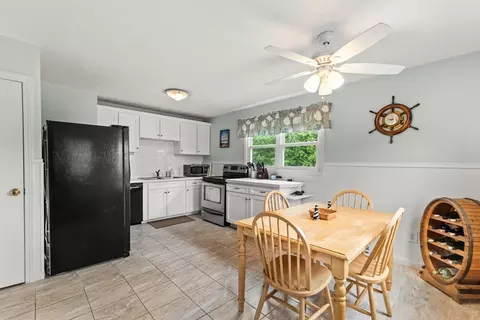 8 Stackpole Cir, Bourne, MA 02532 photo 9