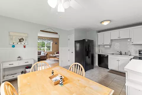 8 Stackpole Cir, Bourne, MA 02532 photo 6