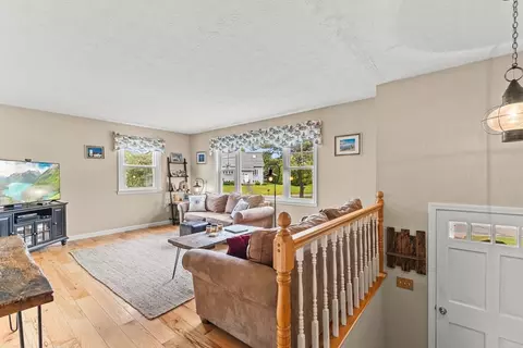 8 Stackpole Cir, Bourne, MA 02532 photo 10
