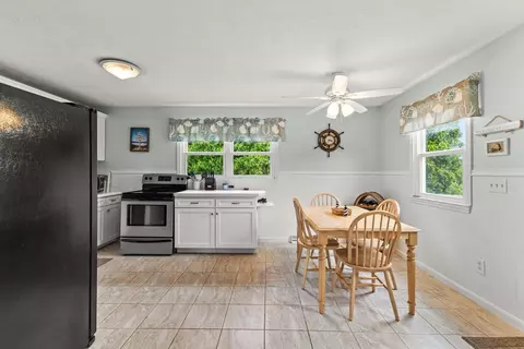8 Stackpole Cir, Bourne, MA 02532 photo 7