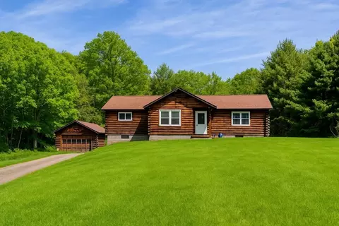 712 Pine Hill Rd, Russell, MA 01071