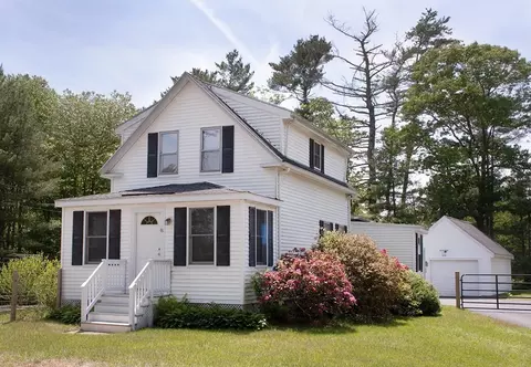61 Rochester Rd, Carver, MA 02330