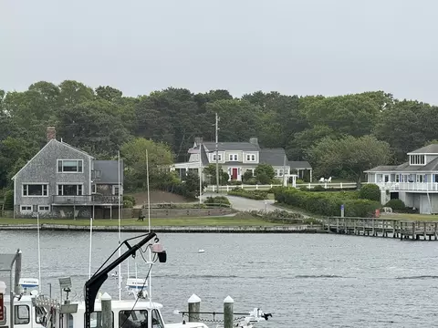36 Uncle Barneys Rd, Dennis, MA 02670