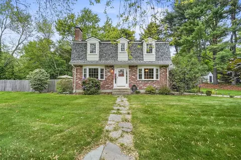 112 Indian Head Rd, Framingham, MA 01701