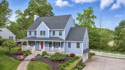 8 Valley Rd, Danvers, MA 01923