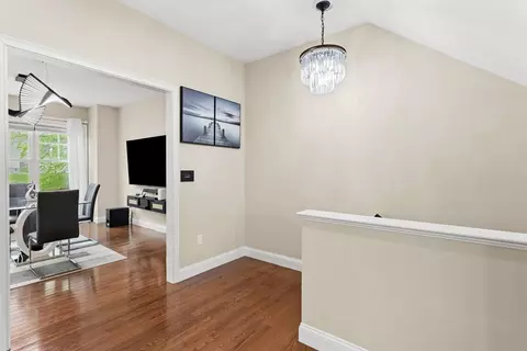 Entry Way - 5 Manor Dr #B, Hooksett, NH 03106 photo 2 of 4
