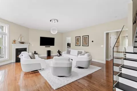 Living - 5 Manor Dr #B, Hooksett, NH 03106 photo 2 of 4
