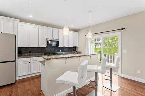 Kitchen - 5 Manor Dr #B, Hooksett, NH 03106 photo 3 of 6