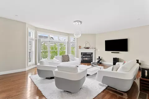 Living - 5 Manor Dr #B, Hooksett, NH 03106 photo 1 of 4
