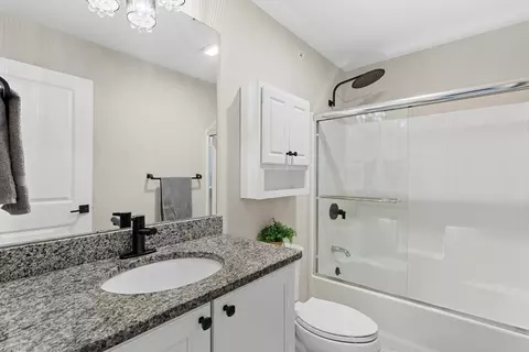Bath - 5 Manor Dr #B, Hooksett, NH 03106 photo 4 of 4