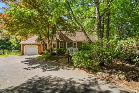 85 Howe St, Ashland, MA 01721