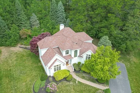 12 Scotland Dr, Andover, MA 01810