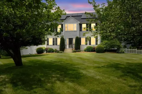 1380 Newman Ave, Seekonk, MA 02771