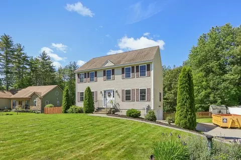 3 Trophy Ave, Townsend, MA 01469 photo 2