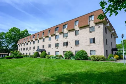 103 Grove St #346, Rockland, MA 02370