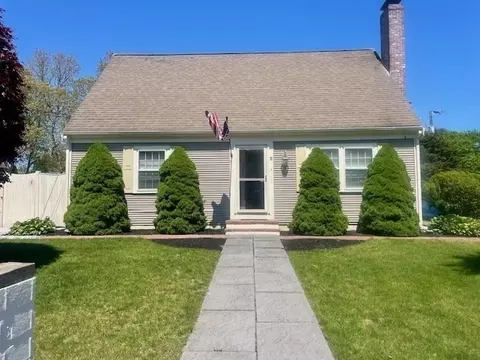 2 Spinning Brook Rd, Yarmouth, MA 02664
