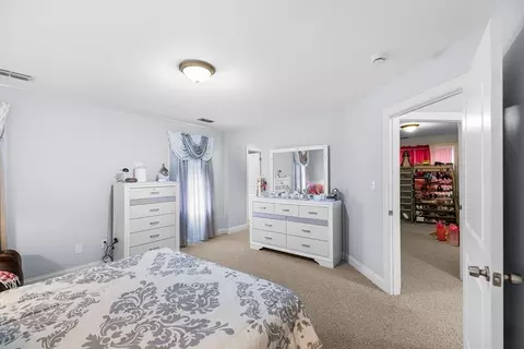 324 Central St, Springfield, MA 01105 photo 11