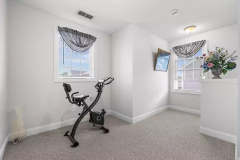 324 Central St, Springfield, MA 01105 photo 17