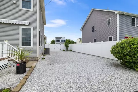 324 Central St, Springfield, MA 01105 photo 34