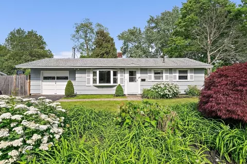 24 Hobson St, Brockton, MA 02302