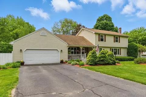 237 Bay Rd, Belchertown, MA 01007