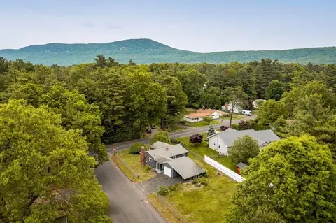 64 Strong St, Easthampton, MA 01027 photo 3