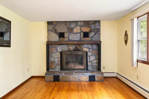 64 Strong St, Easthampton, MA 01027 photo 14