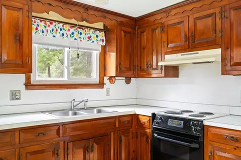 64 Strong St, Easthampton, MA 01027 photo 17