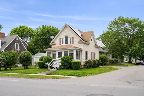 139 Market St, Amesbury, MA 01913