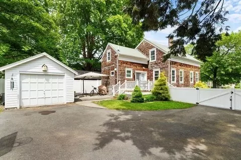 Exterior - 11 Ash St, Danvers, MA 01923 photo 2 of 6