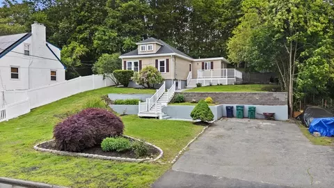134 Edgemere Rd, Lynn, MA 01904