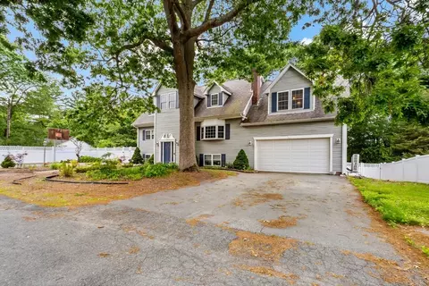 22 Pat-ree Dr, Taunton, MA 02718