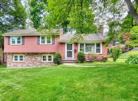 163 Main St, Winchester, MA 01890