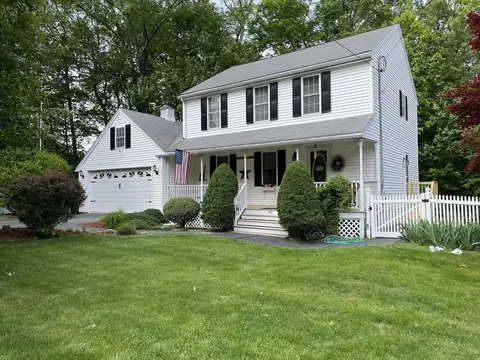60 Woodside Dr, Whitinsville, MA 01588