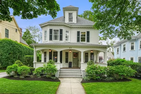 97 Manet Rd, Chestnut Hill, MA 02467