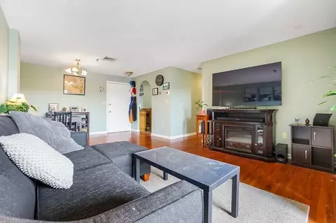 230 Willard St #412, Quincy, MA 02169