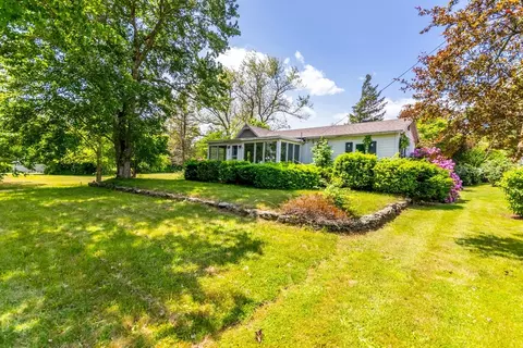 424 Bedford St, Lakeville, MA 02347