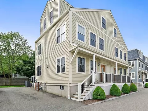 867 Adams St #867, Dorchester, MA 02124