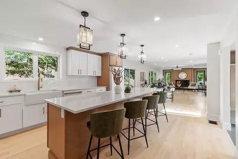 122 Charles St, Reading, MA 01867 photo 10