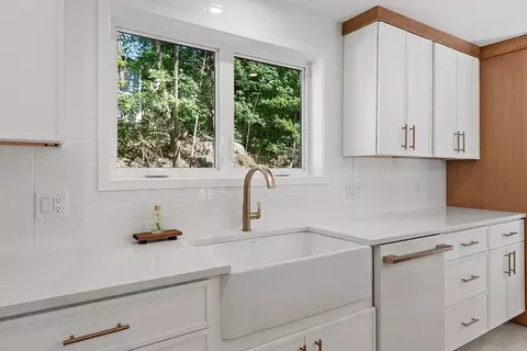 122 Charles St, Reading, MA 01867 photo 12